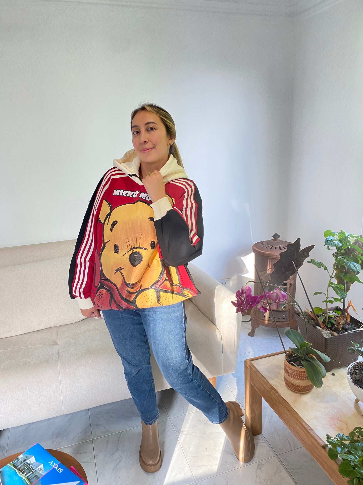 Buzo Winnie Pooh rojo cereza